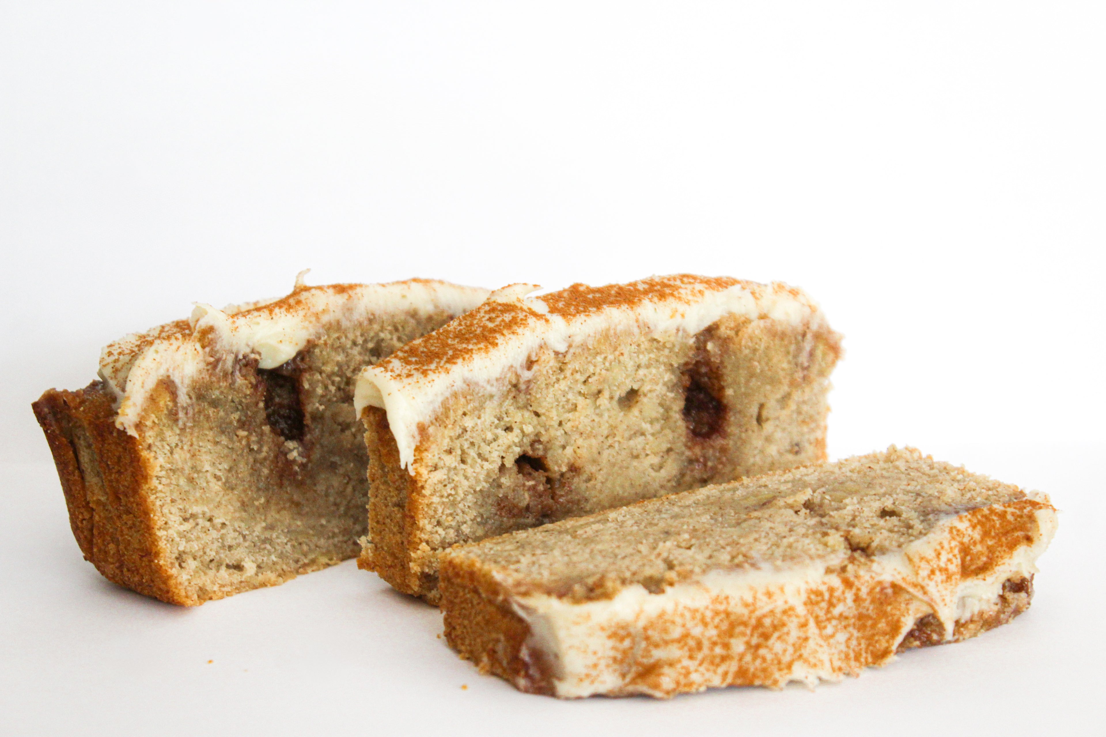 Cinnamon roll banana bread